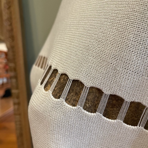 Open weave Knit Cropped - Picture 3 of 8